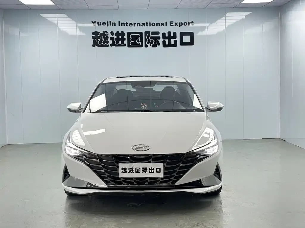 Hyundai Elantra — фото 2