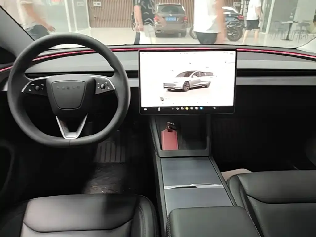 Tesla Model 3 — фото 2