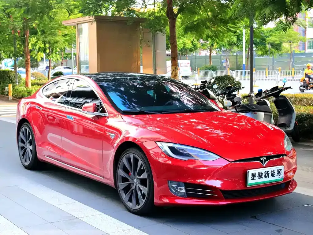 Tesla Model S — фото 8