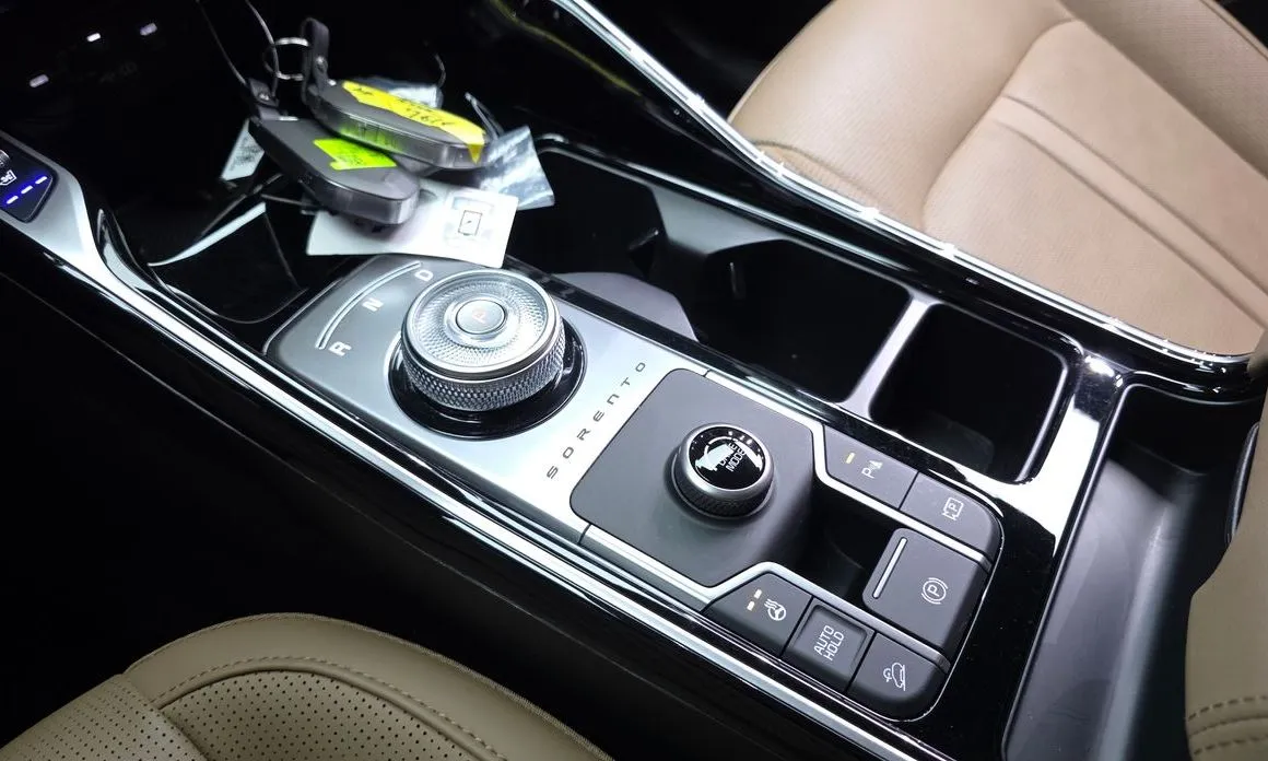 Kia Sorento — фото 7