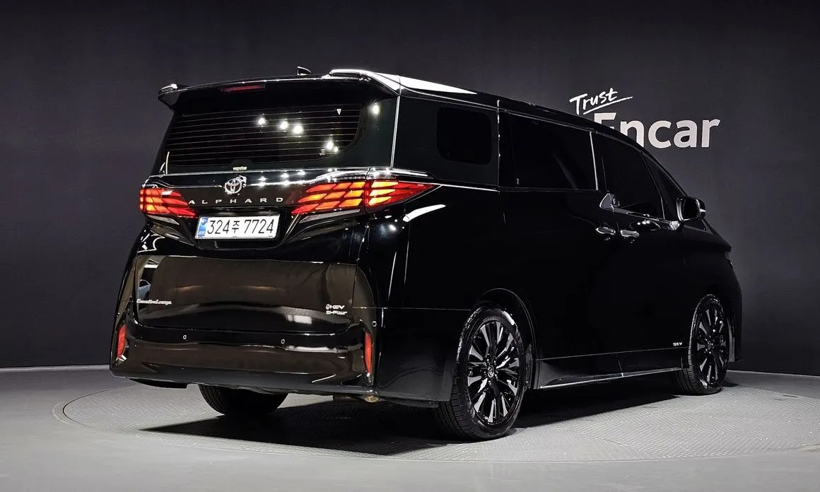 Toyota Alphard — фото 3