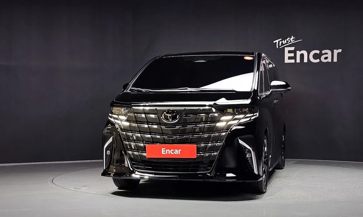 Toyota Alphard — фото 5