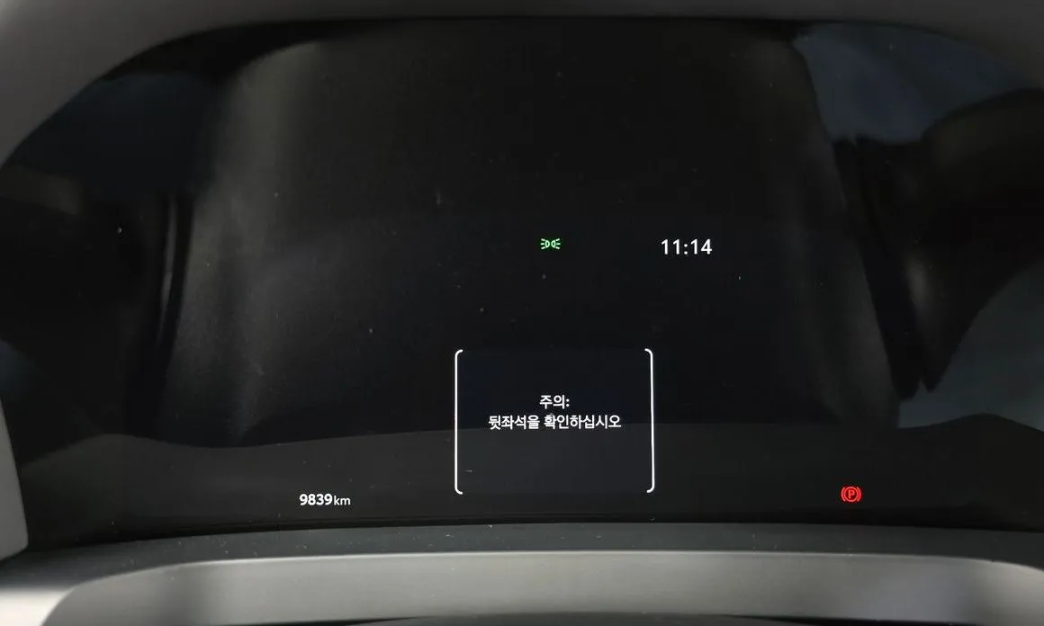 Toyota Alphard — фото 2