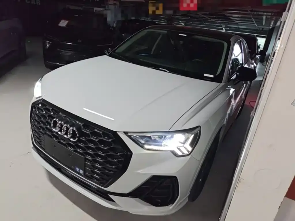 Audi Q3 Sportback — фото 1