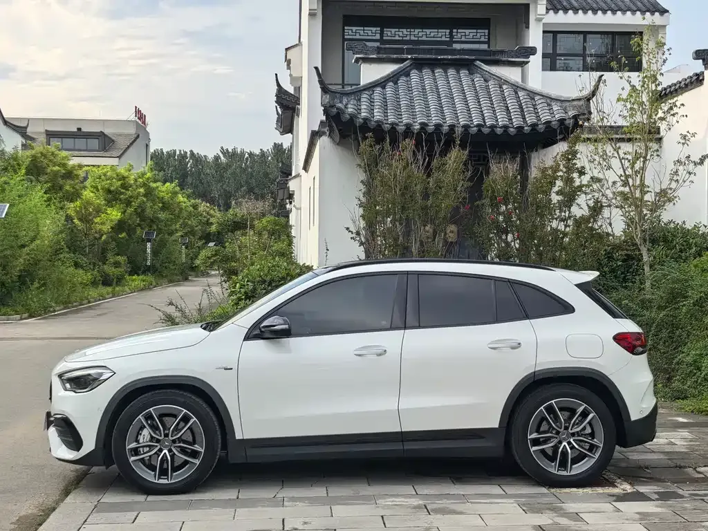 Mercedes-Benz GLA AMG — фото 9