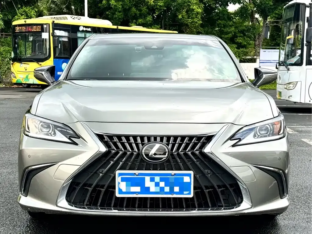 Lexus ES — фото 4