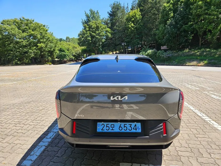 Kia EV4 — фото 3
