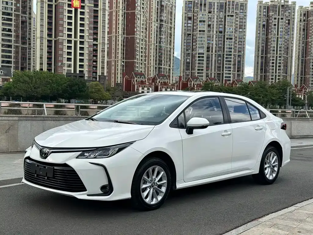 Toyota Corolla — фото 1