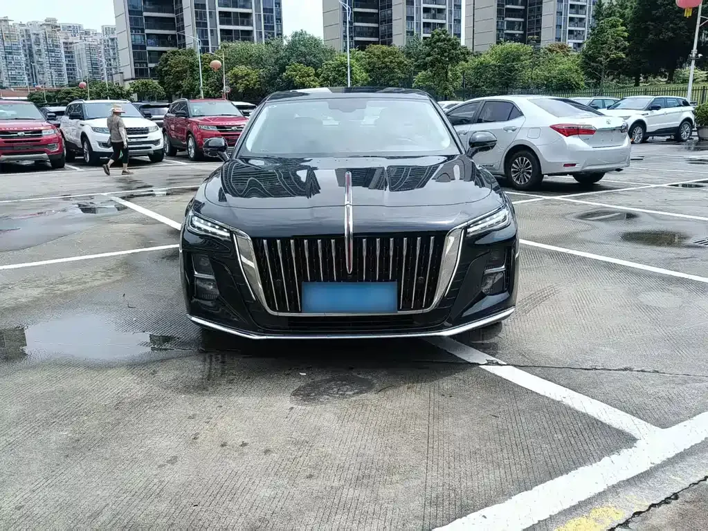 Hongqi H5 — фото 10