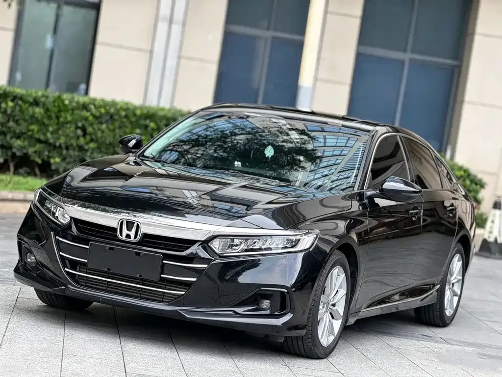 Honda Accord — фото 1