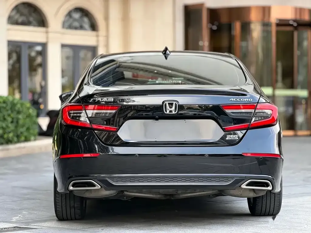Honda Accord — фото 9