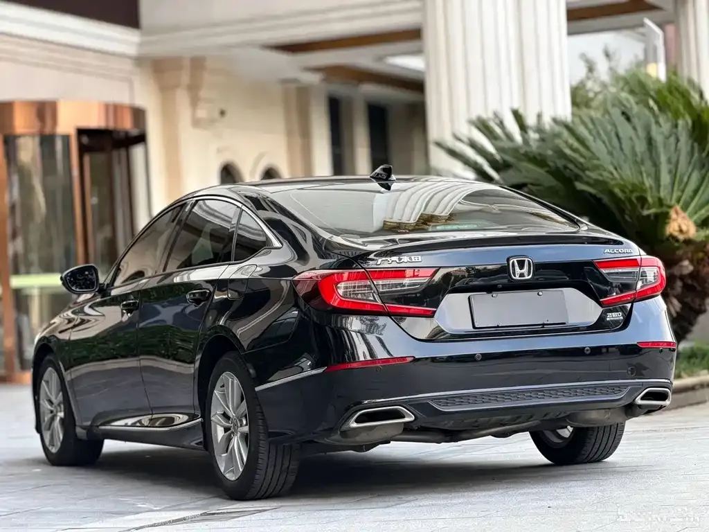 Honda Accord — фото 6