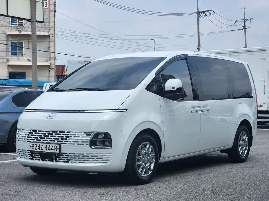 Hyundai Staria — фото 1