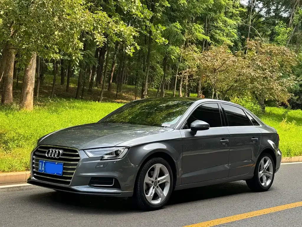Audi A3 — фото 1