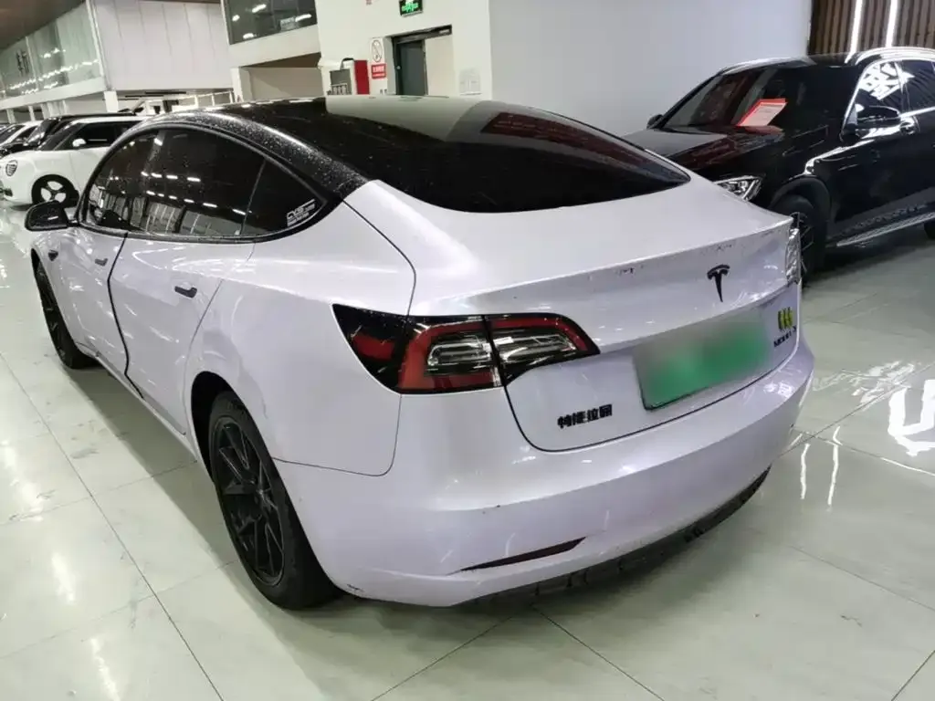 Tesla Model 3 — фото 2