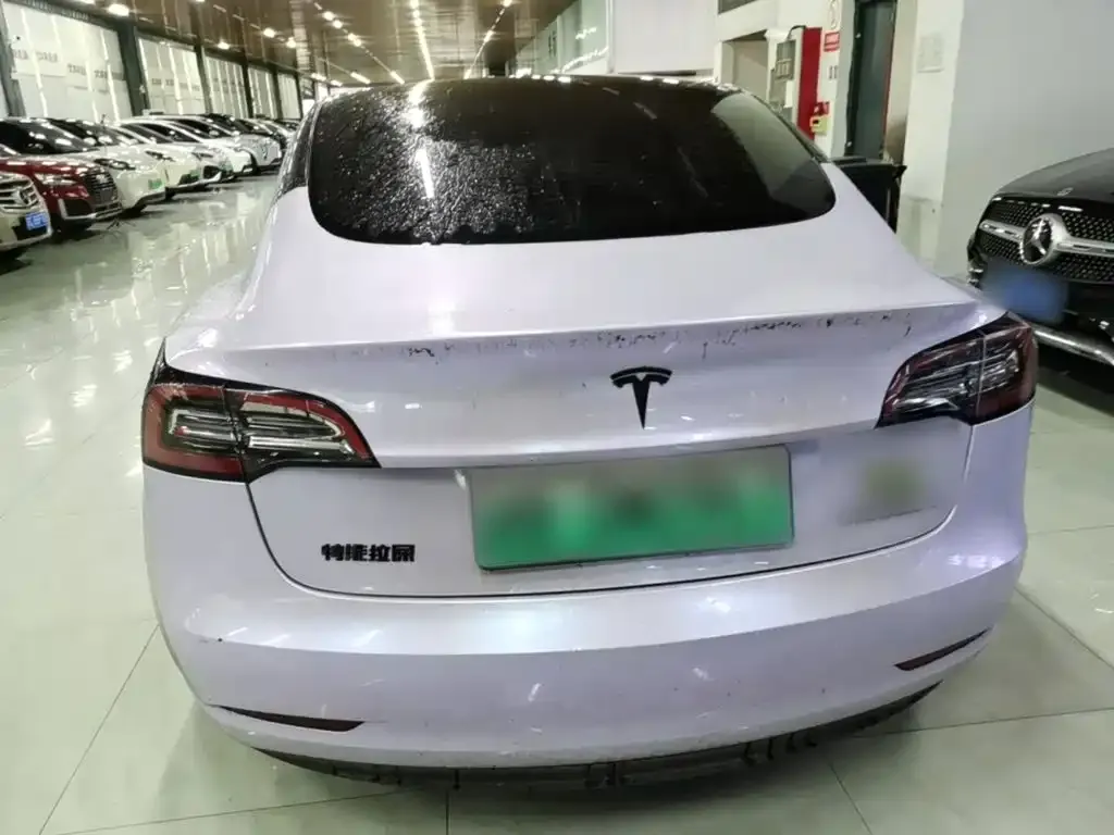 Tesla Model 3 — фото 5