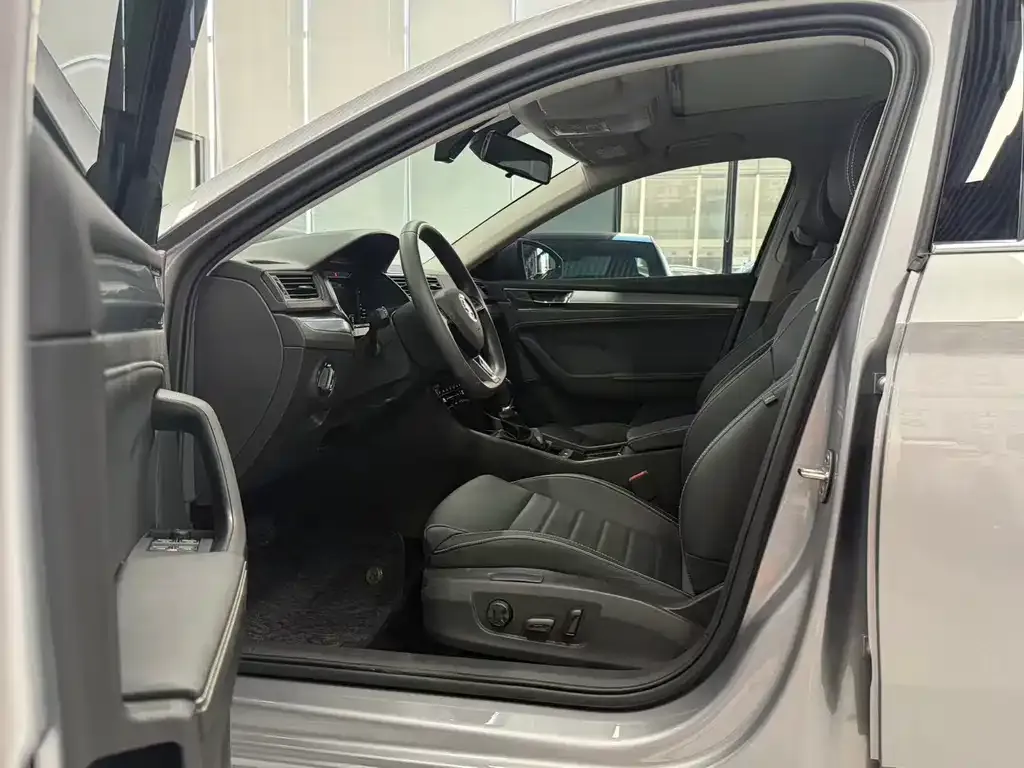 Skoda Superb — фото 5