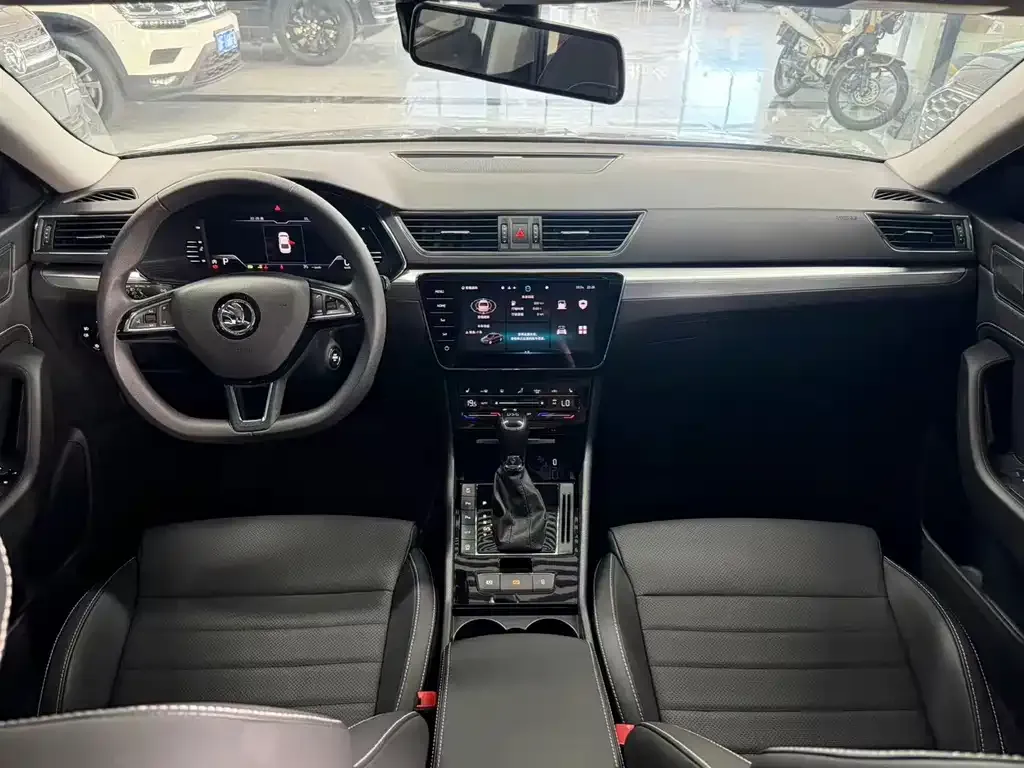 Skoda Superb — фото 7