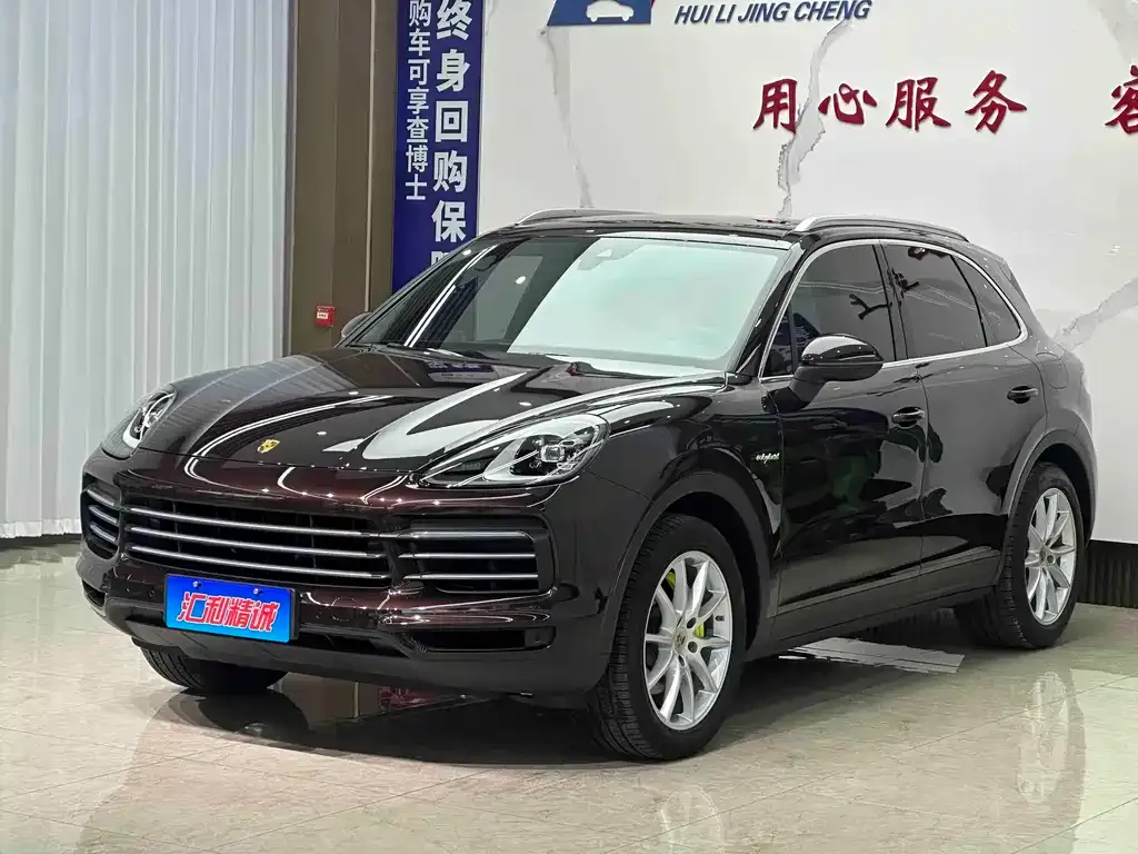 Porsche Cayenne Hybrid — фото 1