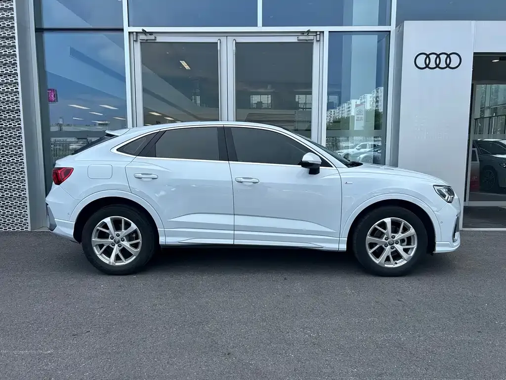Audi Q3 Sportback — фото 3