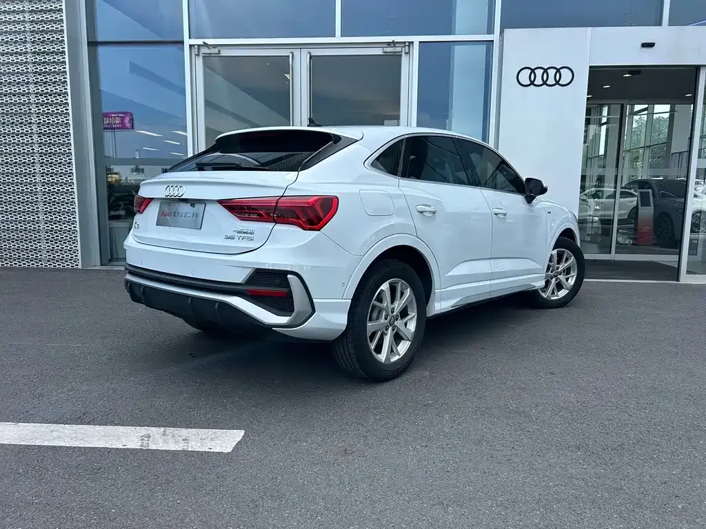 Audi Q3 Sportback — фото 7