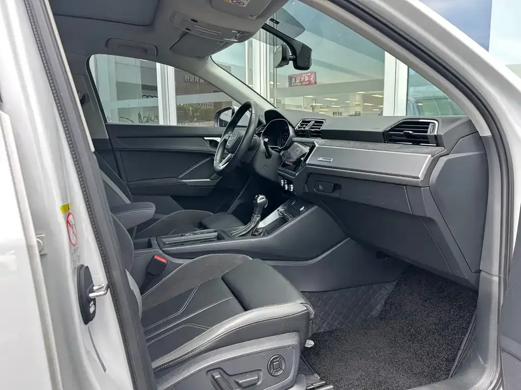 Audi Q3 Sportback — фото 8