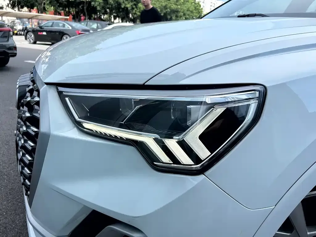 Audi Q3 Sportback — фото 4