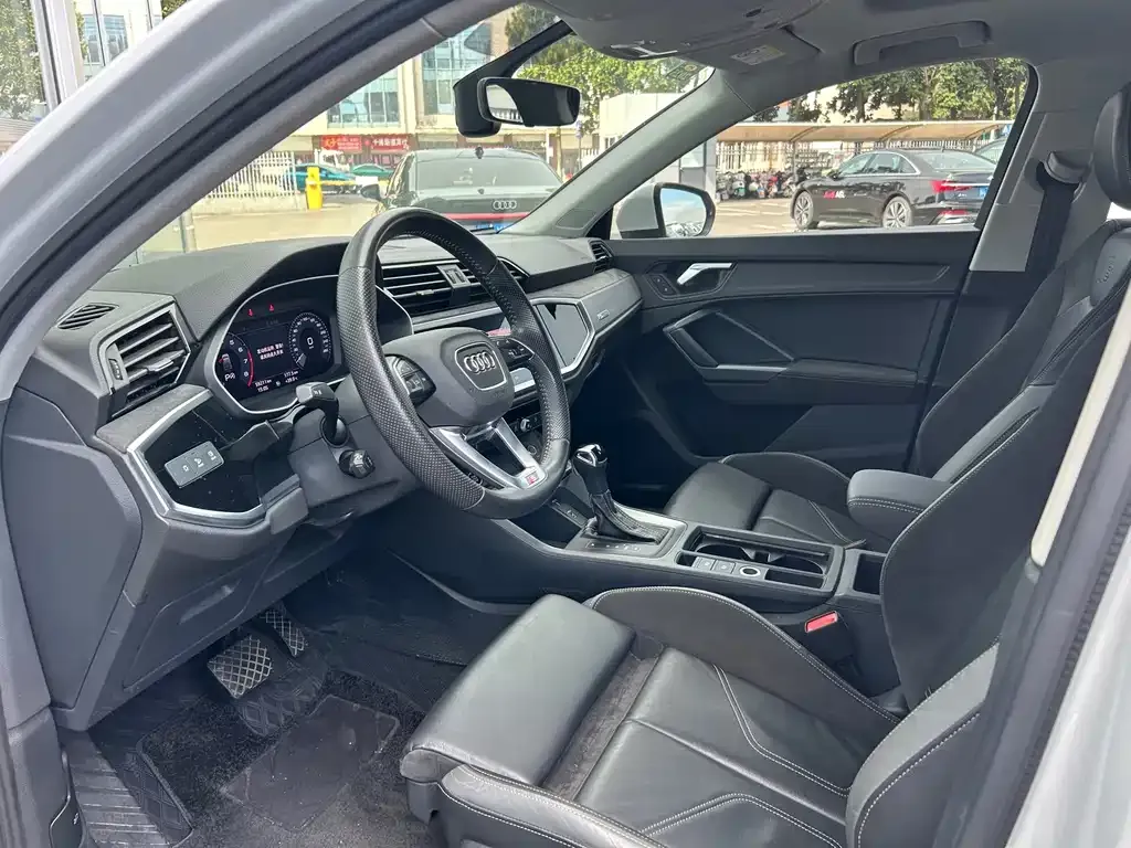 Audi Q3 Sportback — фото 10