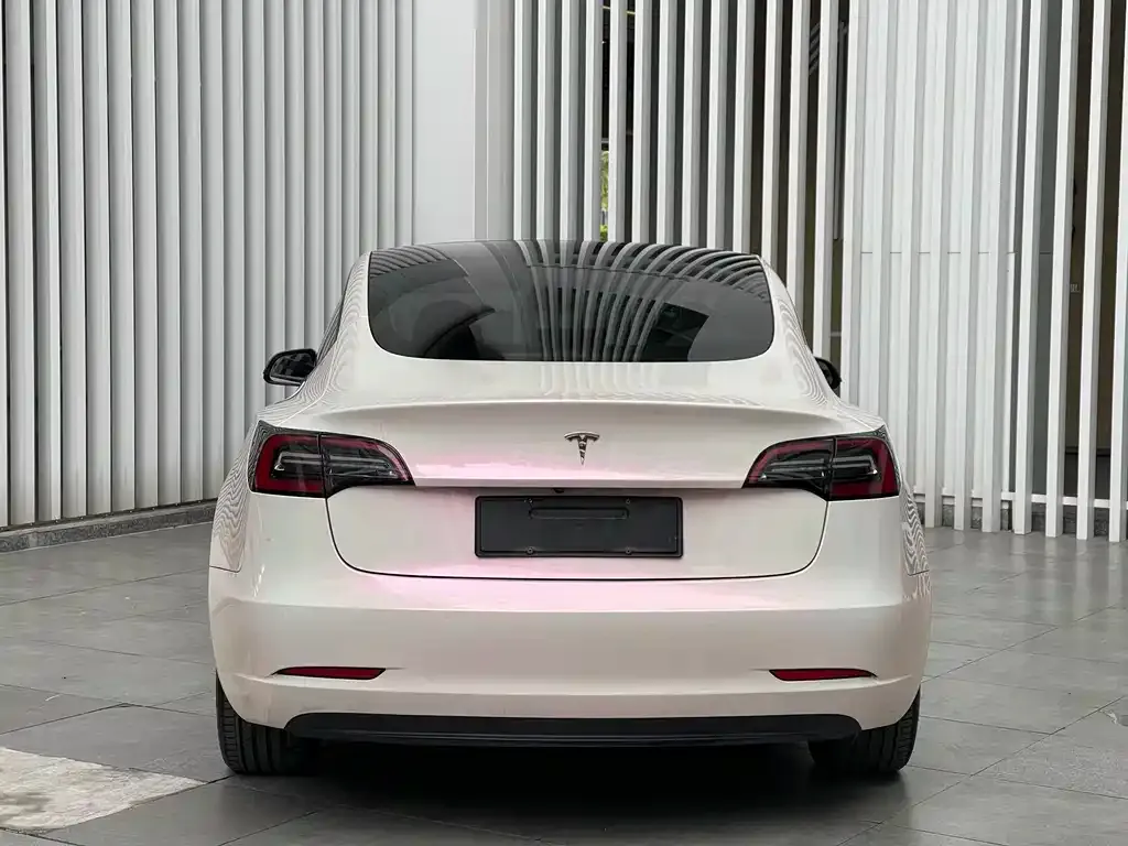 Tesla Model 3 — фото 4