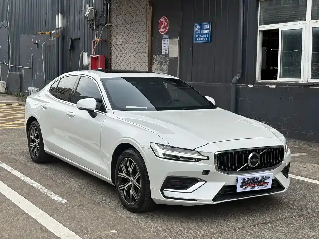 Volvo S60 — фото 4