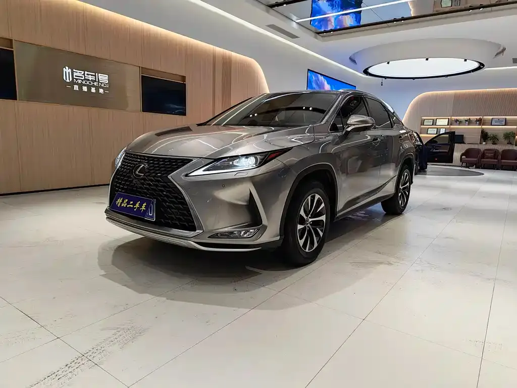 Lexus RX — фото 1