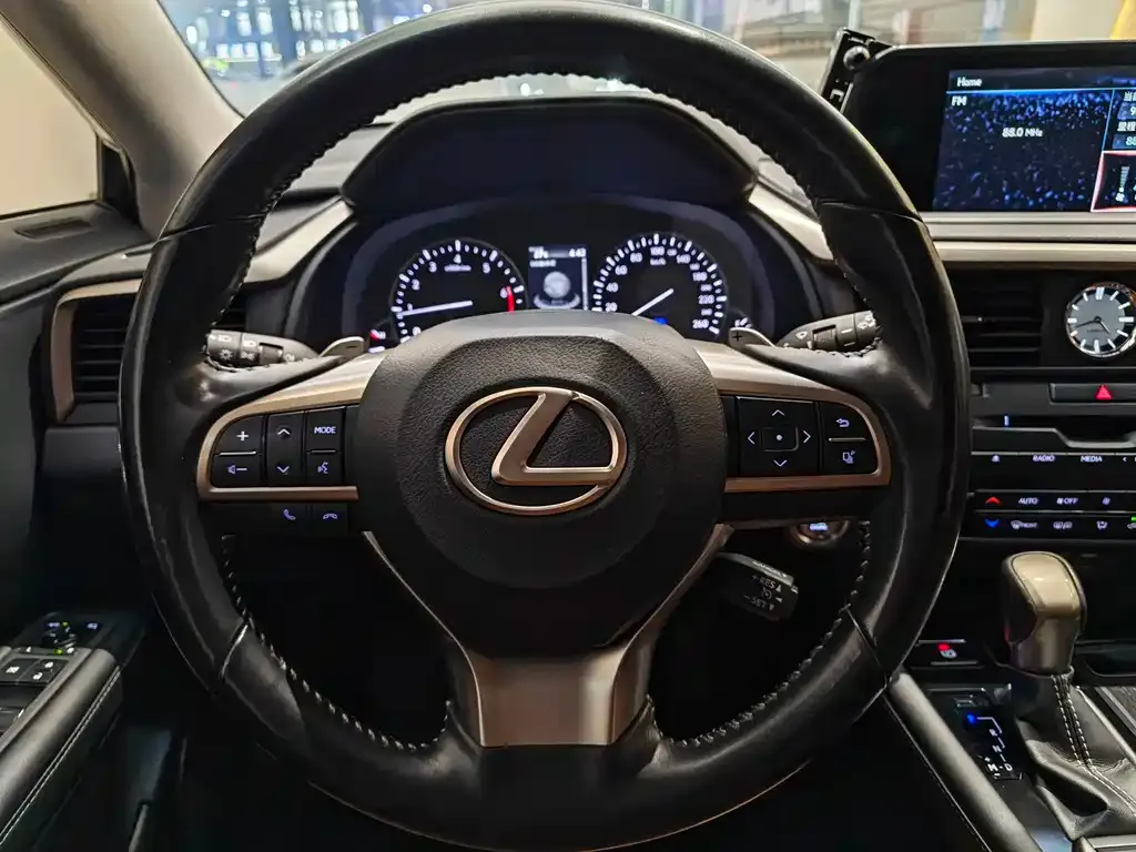 Lexus RX — фото 6