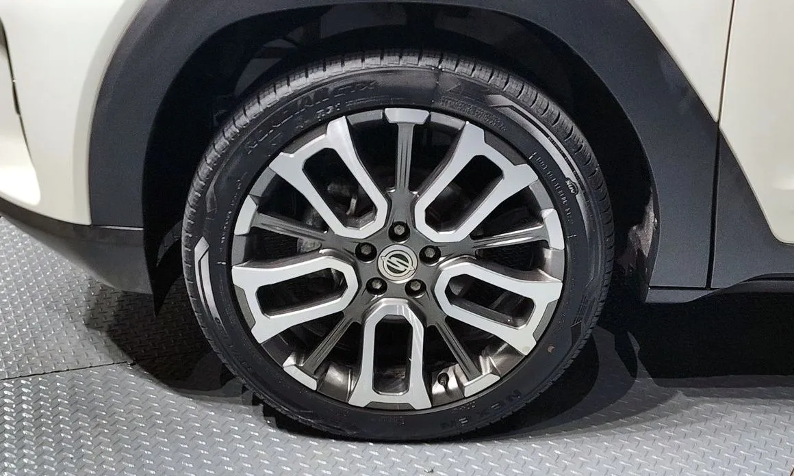 KG Mobility (Ssangyong) Torres — фото 9