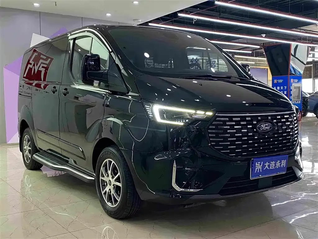 Ford Tourneo — фото 5