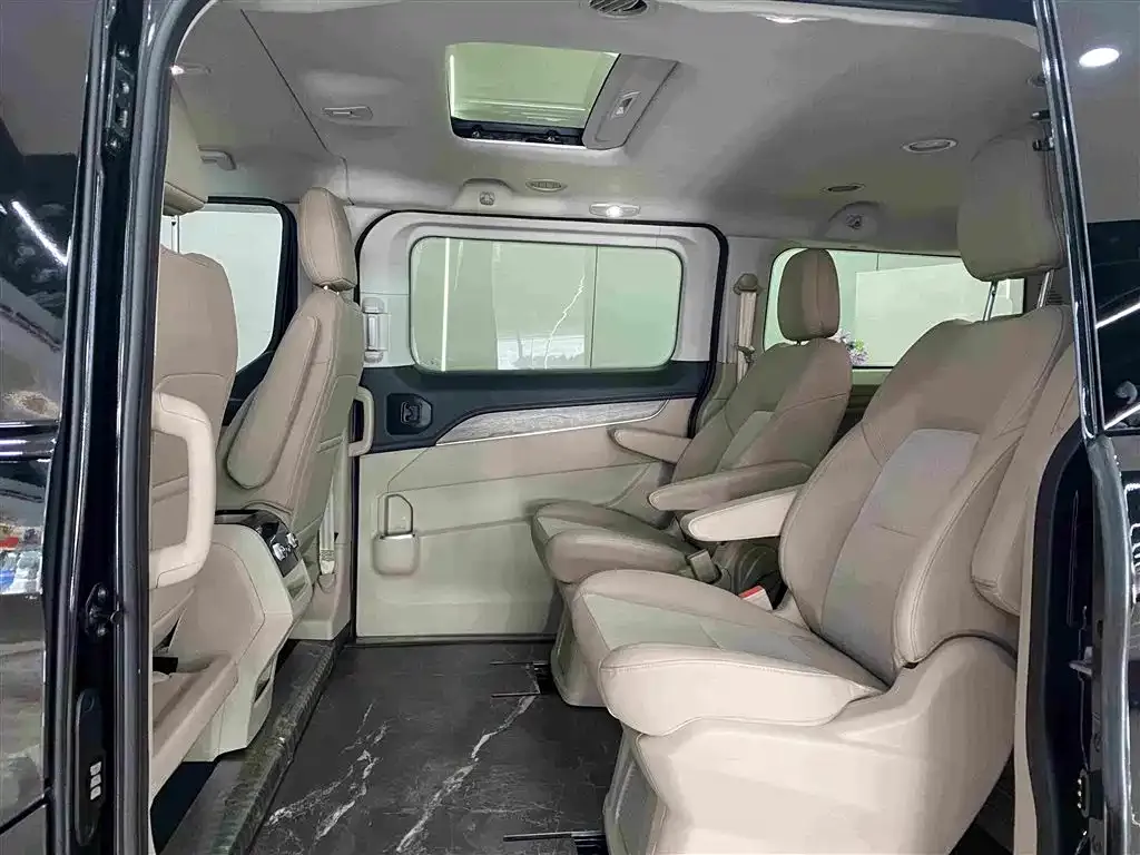 Ford Tourneo — фото 9