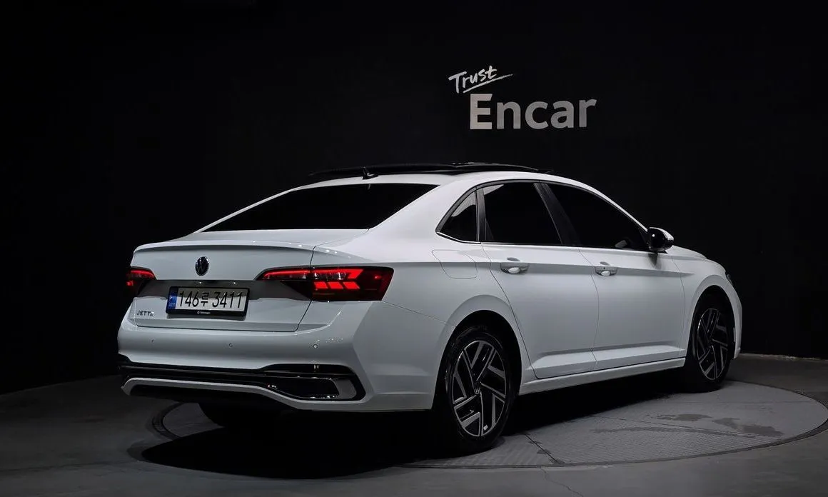 Volkswagen Jetta — фото 4