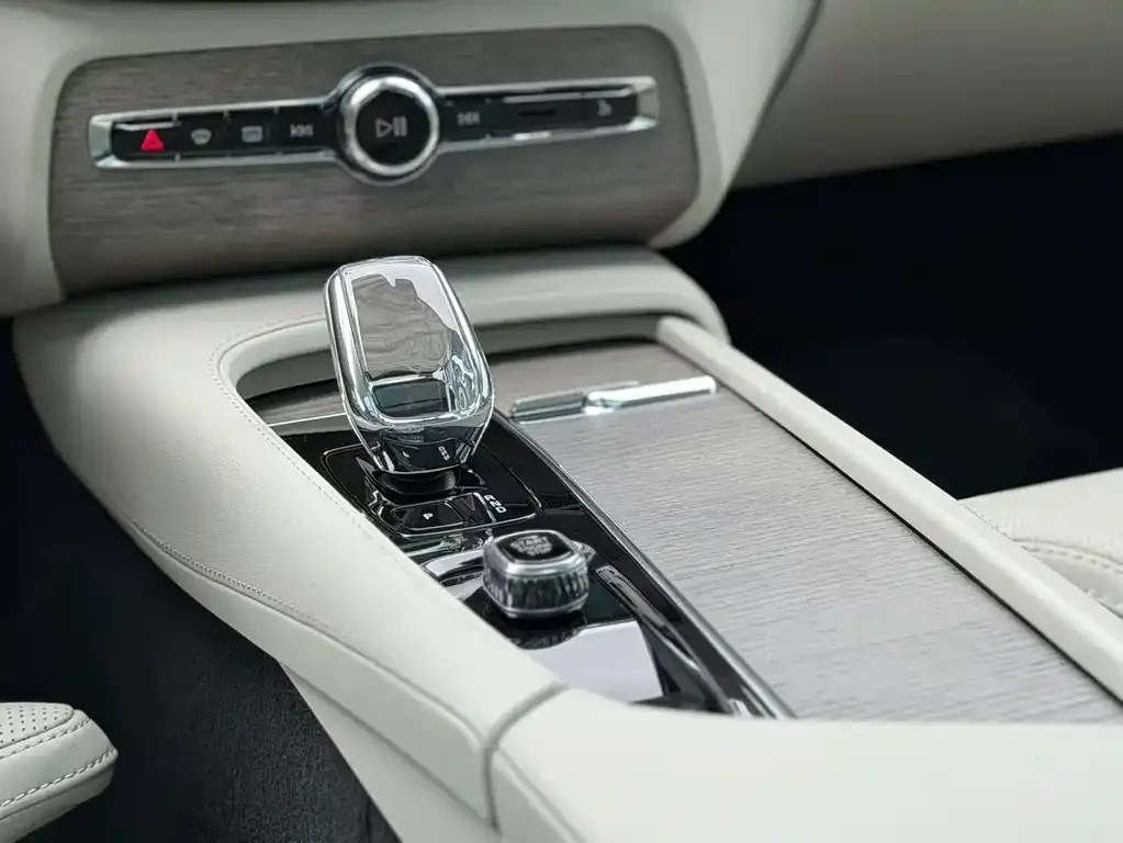 Volvo XC90 — фото 2