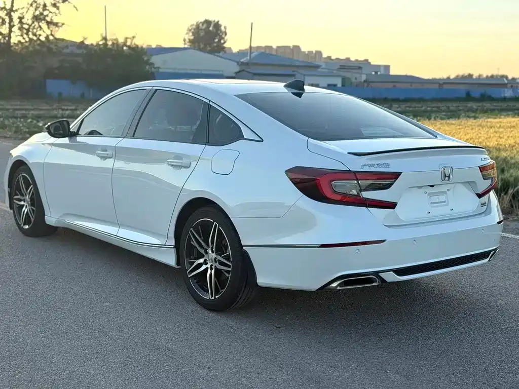 Honda Accord — фото 5