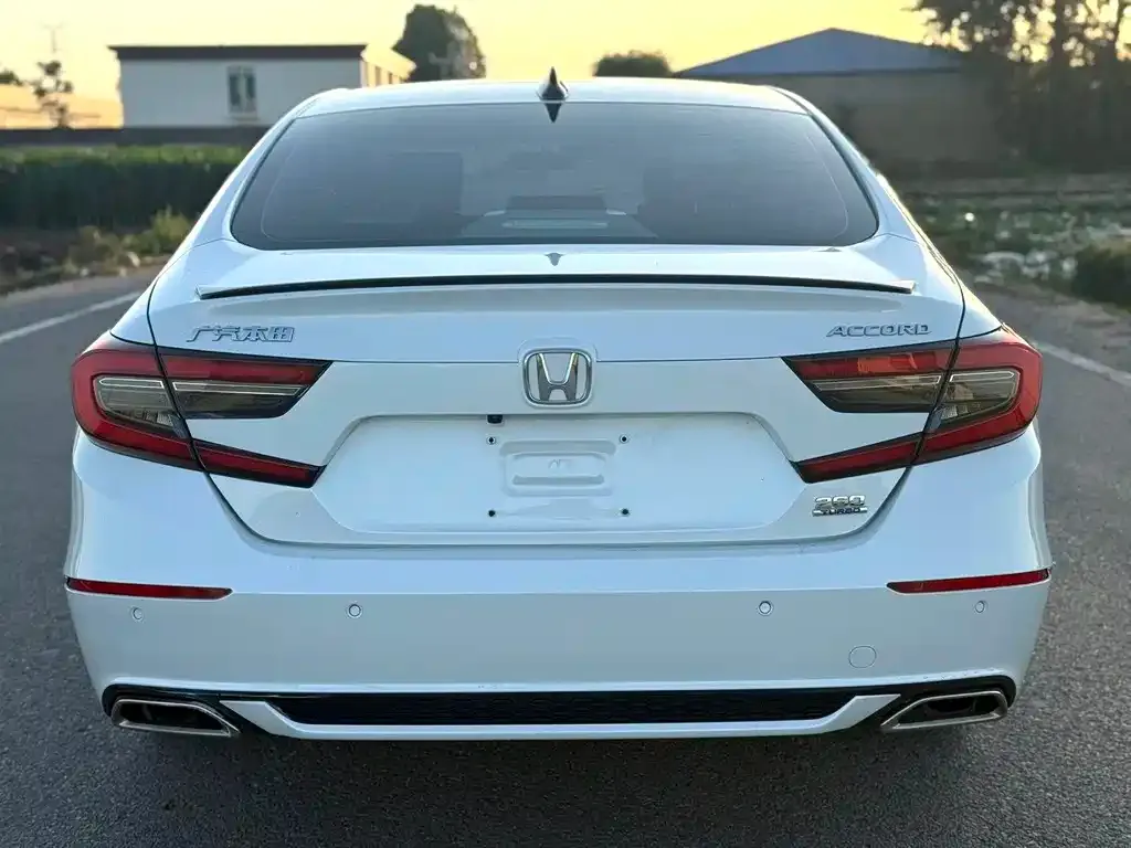 Honda Accord — фото 9