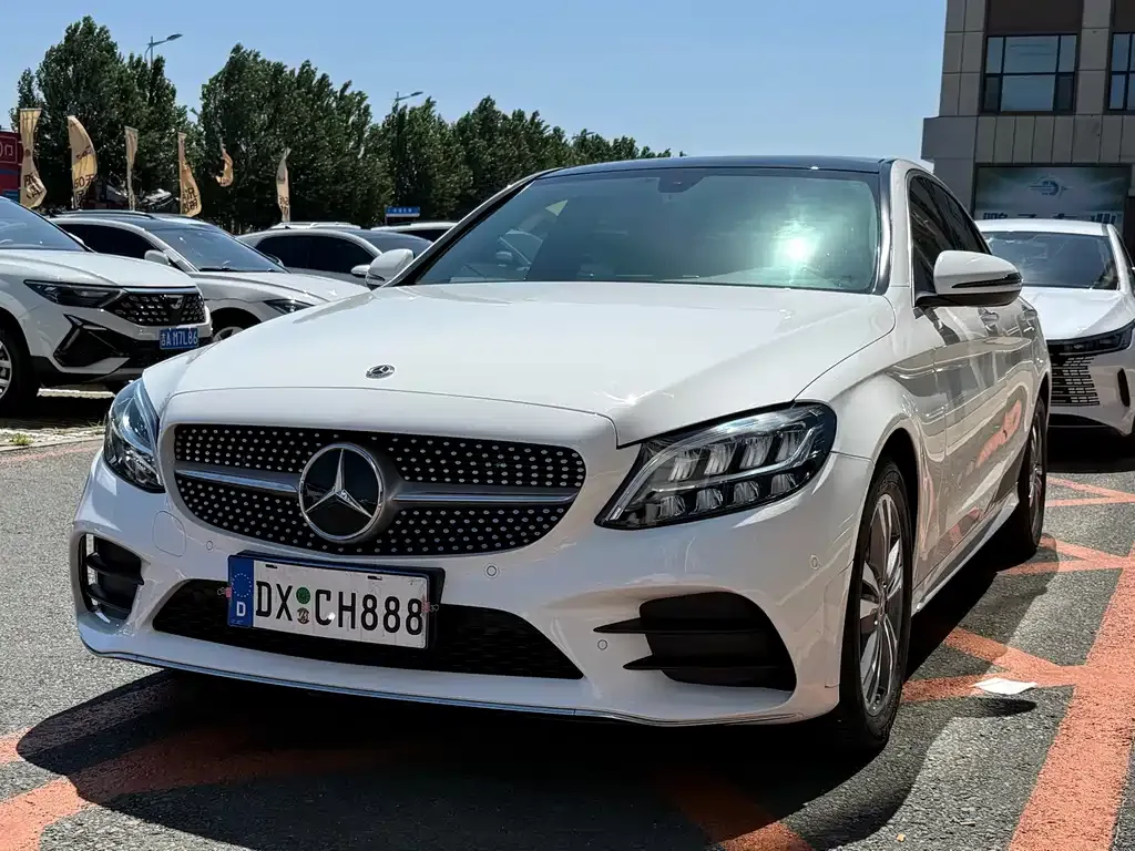 Mercedes-Benz C-Class — фото 1