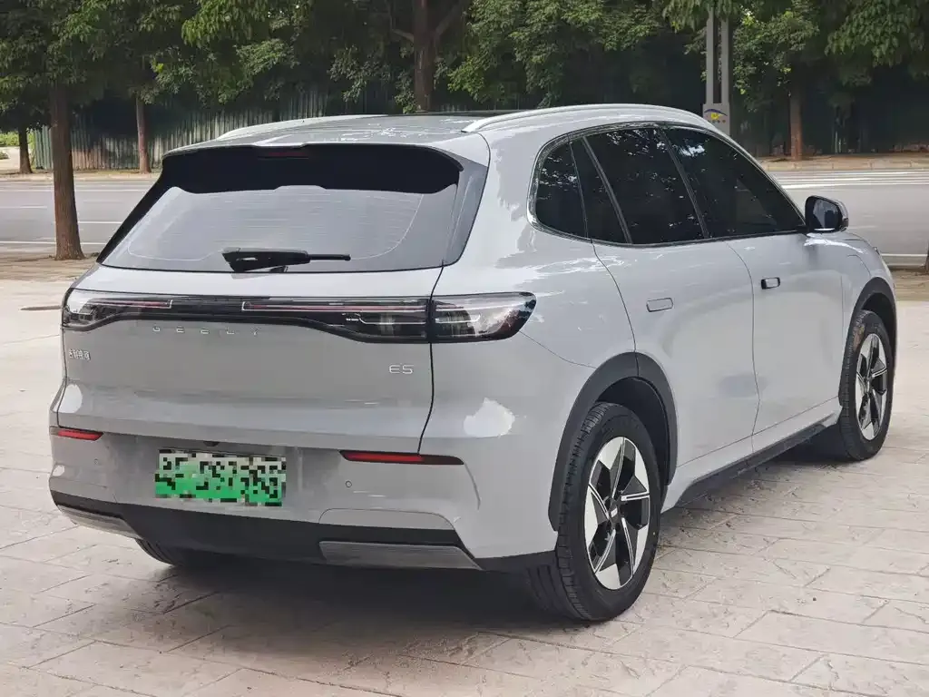 Geely Galaxy E5 — фото 10