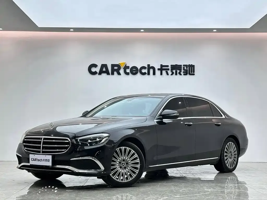 Mercedes-Benz E-Class — фото 1