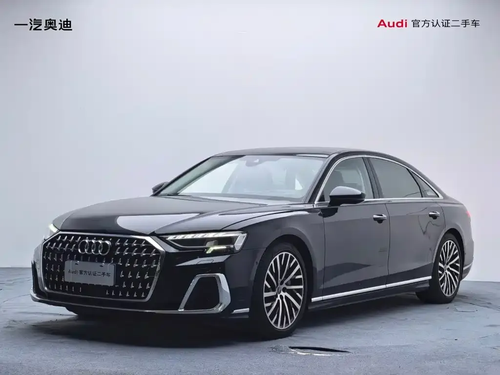 Audi A8 — фото 1