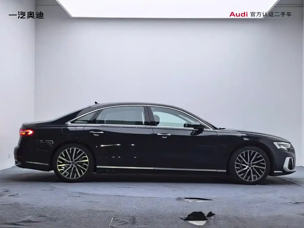 Audi A8 — фото 9