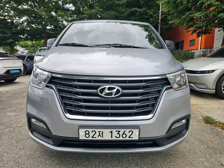 Hyundai Starex — фото 1