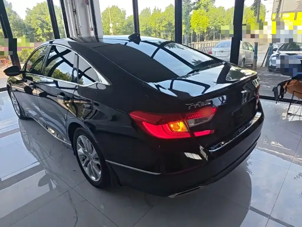 Honda Accord — фото 4