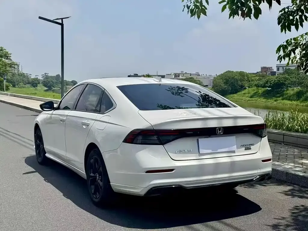 Honda Accord — фото 3