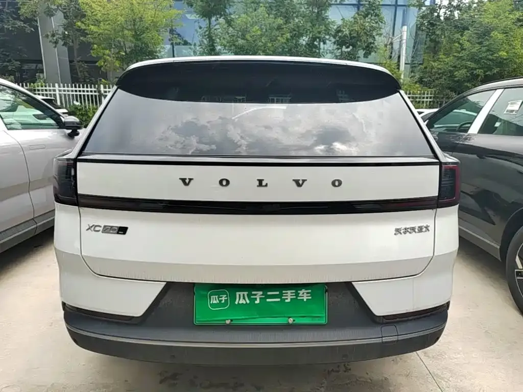 Volvo XC70 Plug-in Hybrid — фото 8