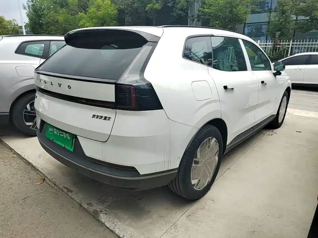 Volvo XC70 Plug-in Hybrid — фото 9
