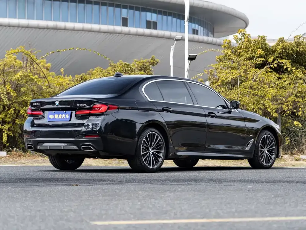 BMW 5 Series — фото 5